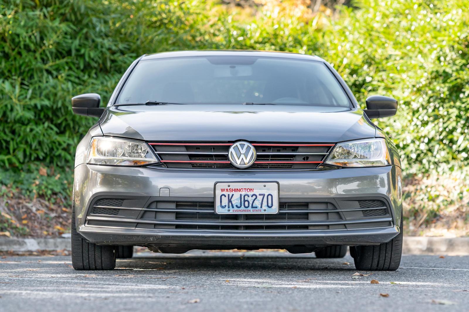Cars & Bids · 2013 Volkswagen Touareg Executive · 9Wjl8LRw