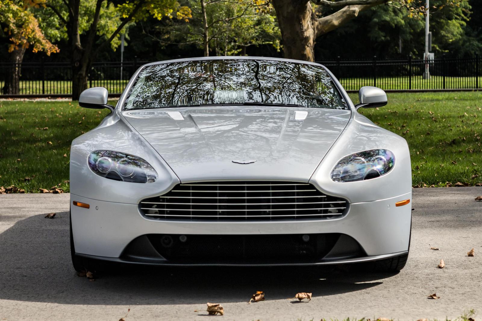 Cars & Bids · 2015 Aston Martin V8 Vantage Roadster · 3OYXpzar