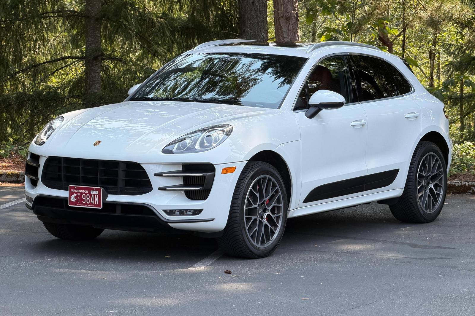 Cars & Bids · 2015 Porsche Macan Turbo · 3BvOaOAd