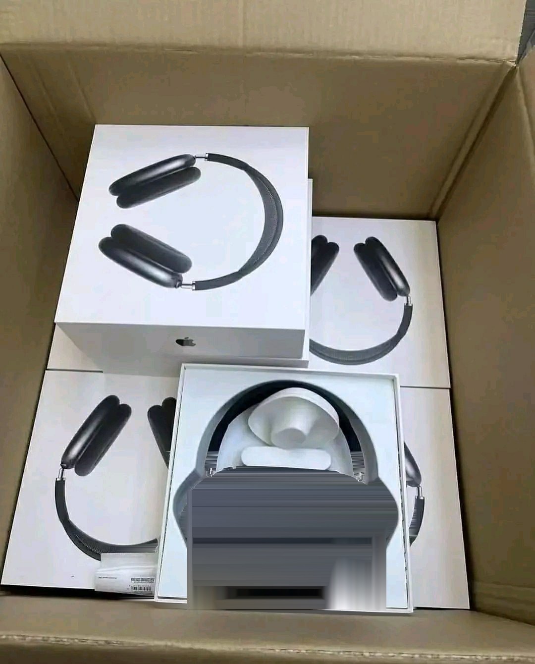 Liquidation · Wholesale Apple AirPods Max pallets · MPL-000160