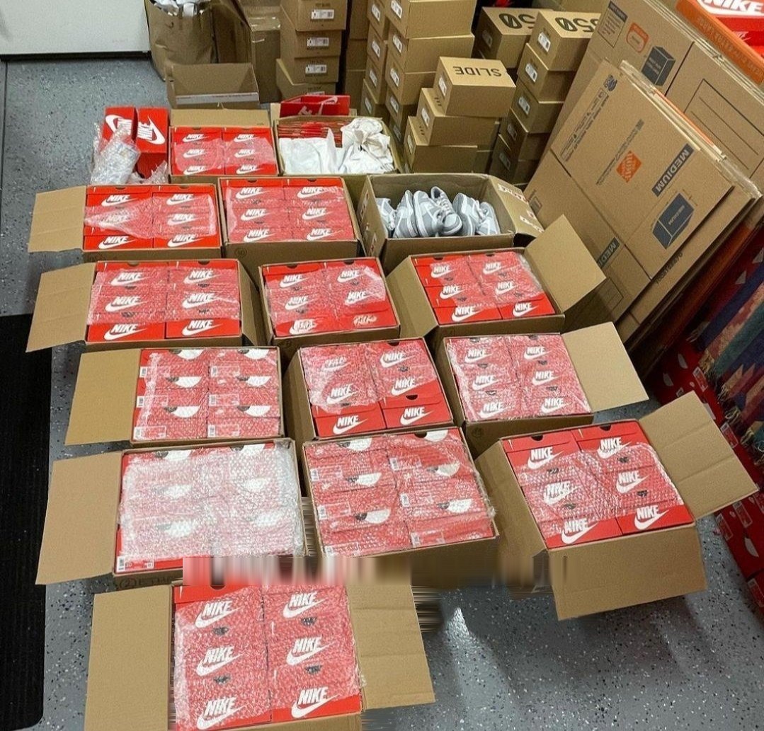 Liquidation · Wholesale Authentic Nike sneakers pallets · MPL-000042