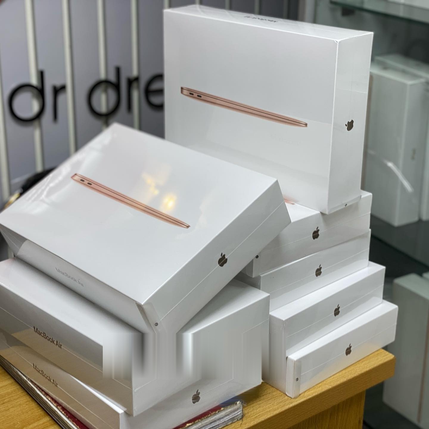Liquidation · MacBook Air/Pro Liquidation Pallet · MPL-000189