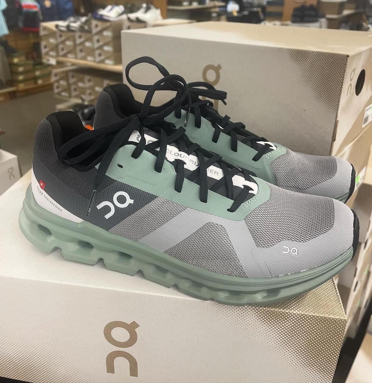 Liquidation · Wholesale Cloud nova shoe pallet · MPL-000219